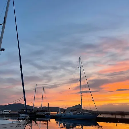 Amarena Santa Marina, Appartamento *