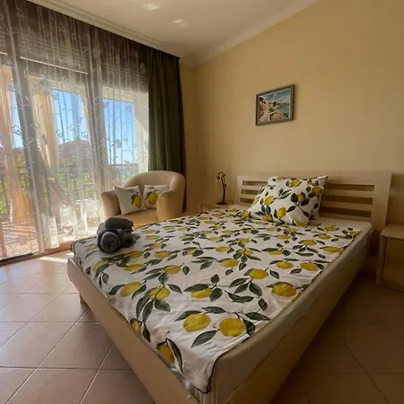 Апартамент Amarena Santa Marina, Созопол